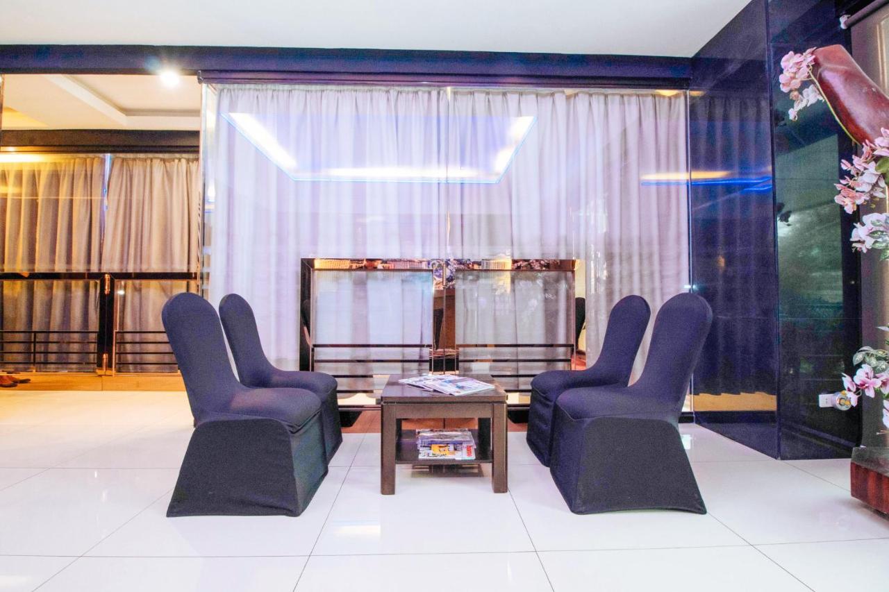 Reddoorz Premium Near Trinoma Hotel Quezon City Kültér fotó